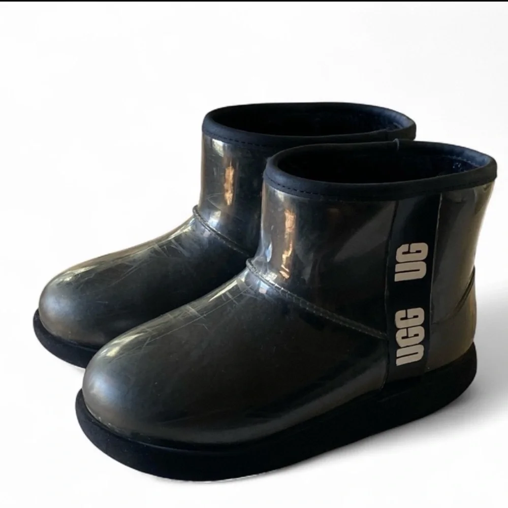 UGG Mini Clear & Sherpa Filled Kids Glossy Black Boots